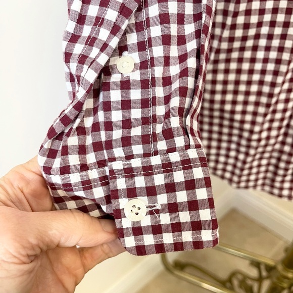 Snazzy Vineyard Vines cotton gingham button down! - Picture 5 of 8